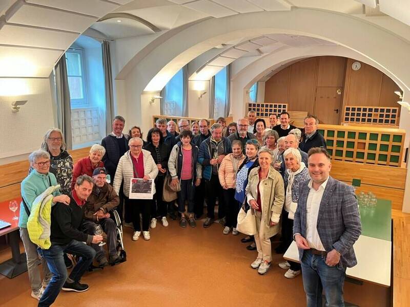 Nella foto: Gli Assessori con rappresentanti dell’associazione Fallschirm 